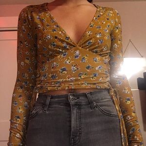 Long sleeve crop top